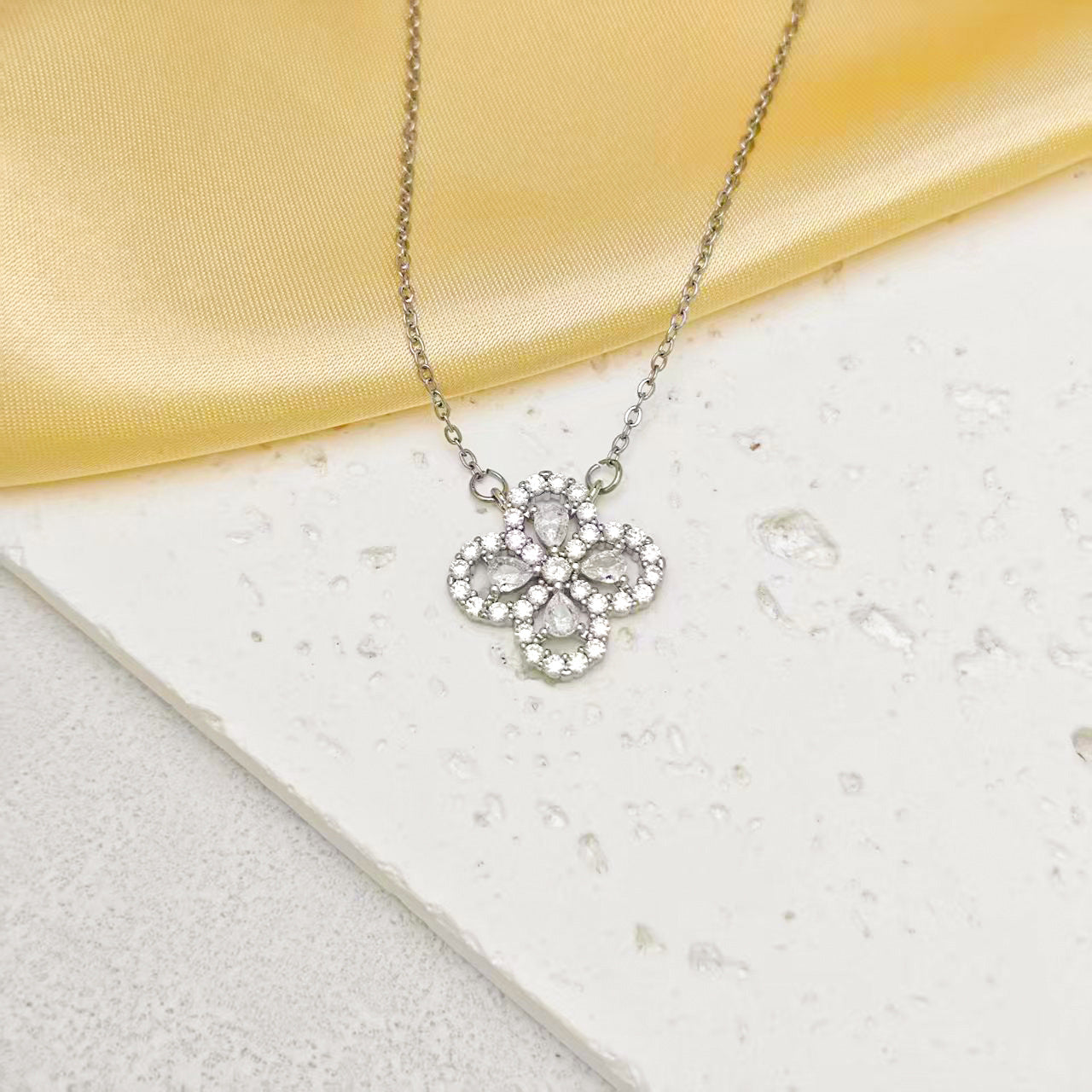 Sparkling Diamond Four-Leaf Clover Pendant Necklace