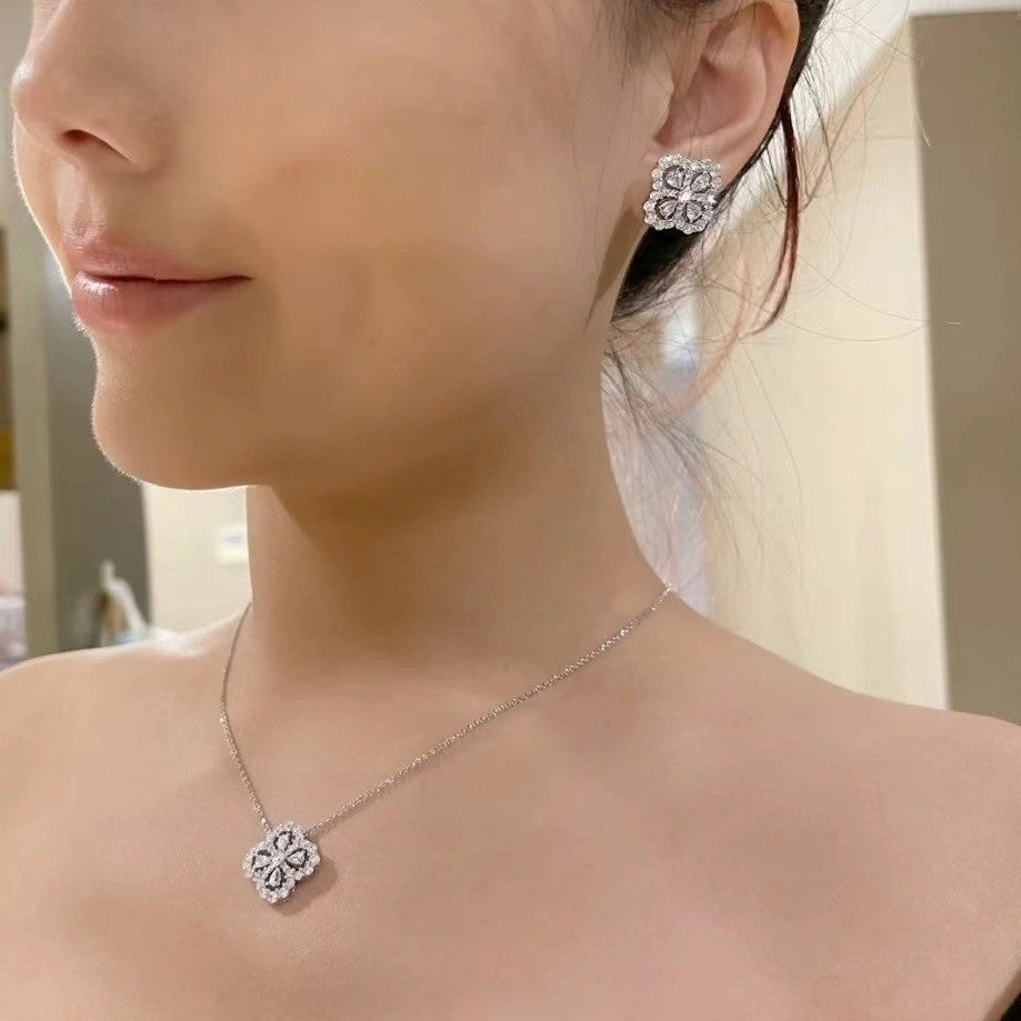 Sparkling Diamond Four-Leaf Clover Pendant Necklace