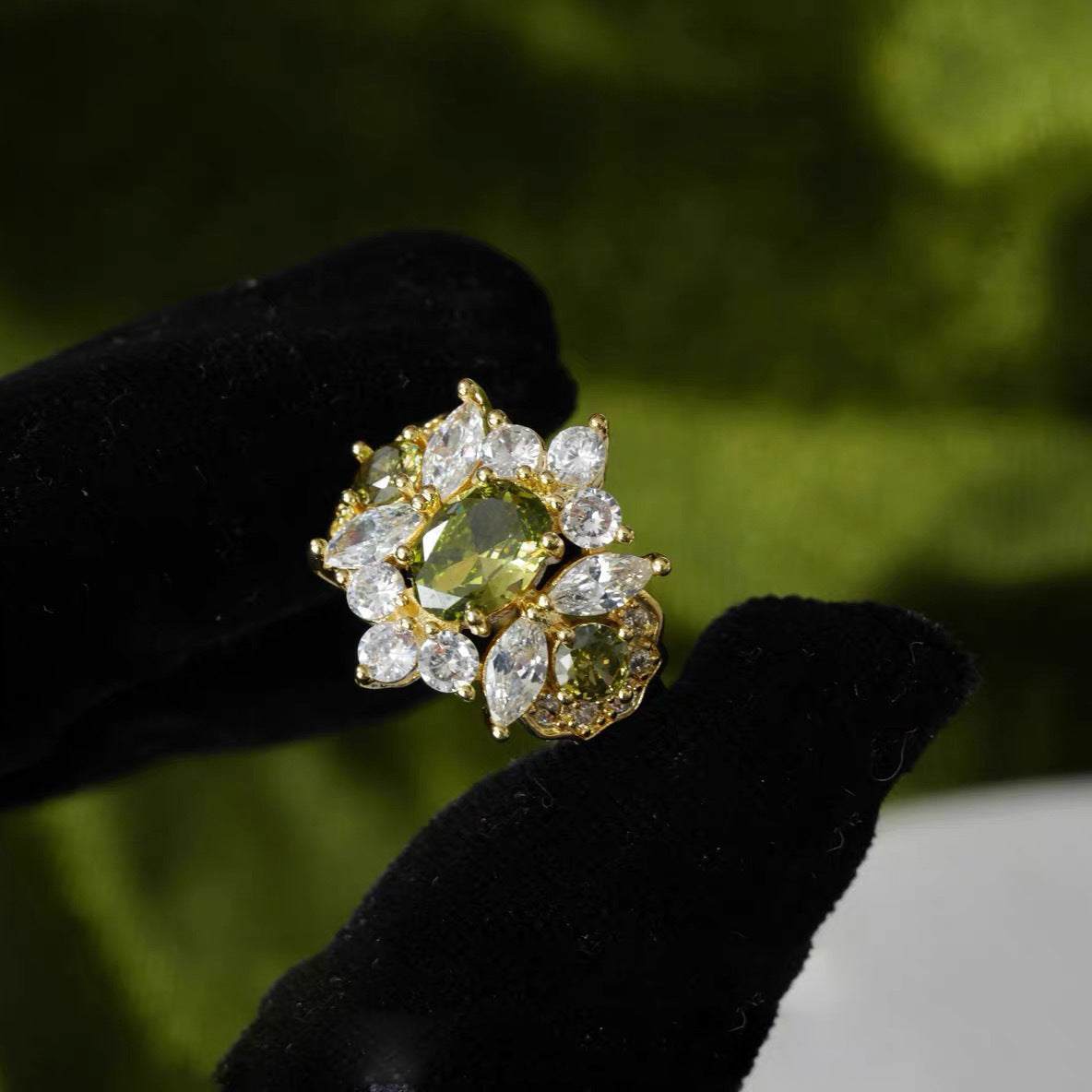 Peridot Retro  Style Gorgeous Heavy Craft Light Luxury Zircon Full Diamond Ring, Stackable New Style, Shiny Marquise & Round Cut