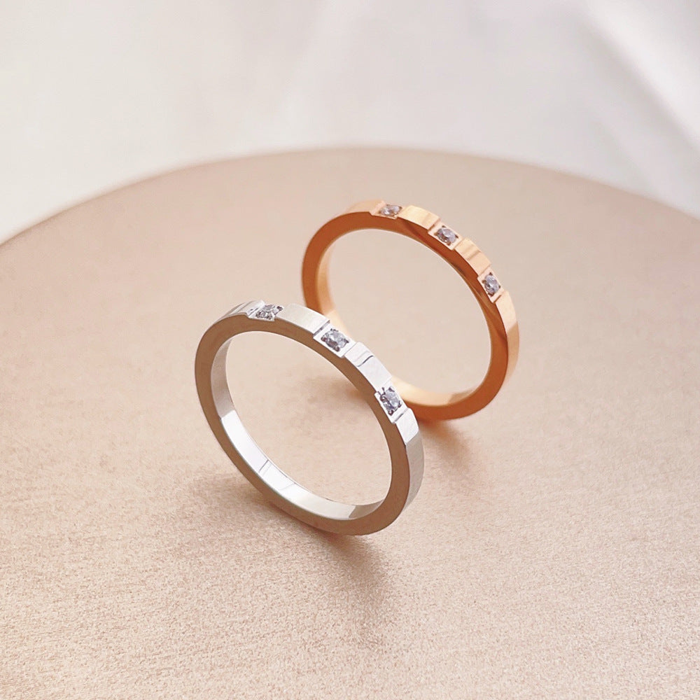 Fashionable Women's Ring With Three Diamonds