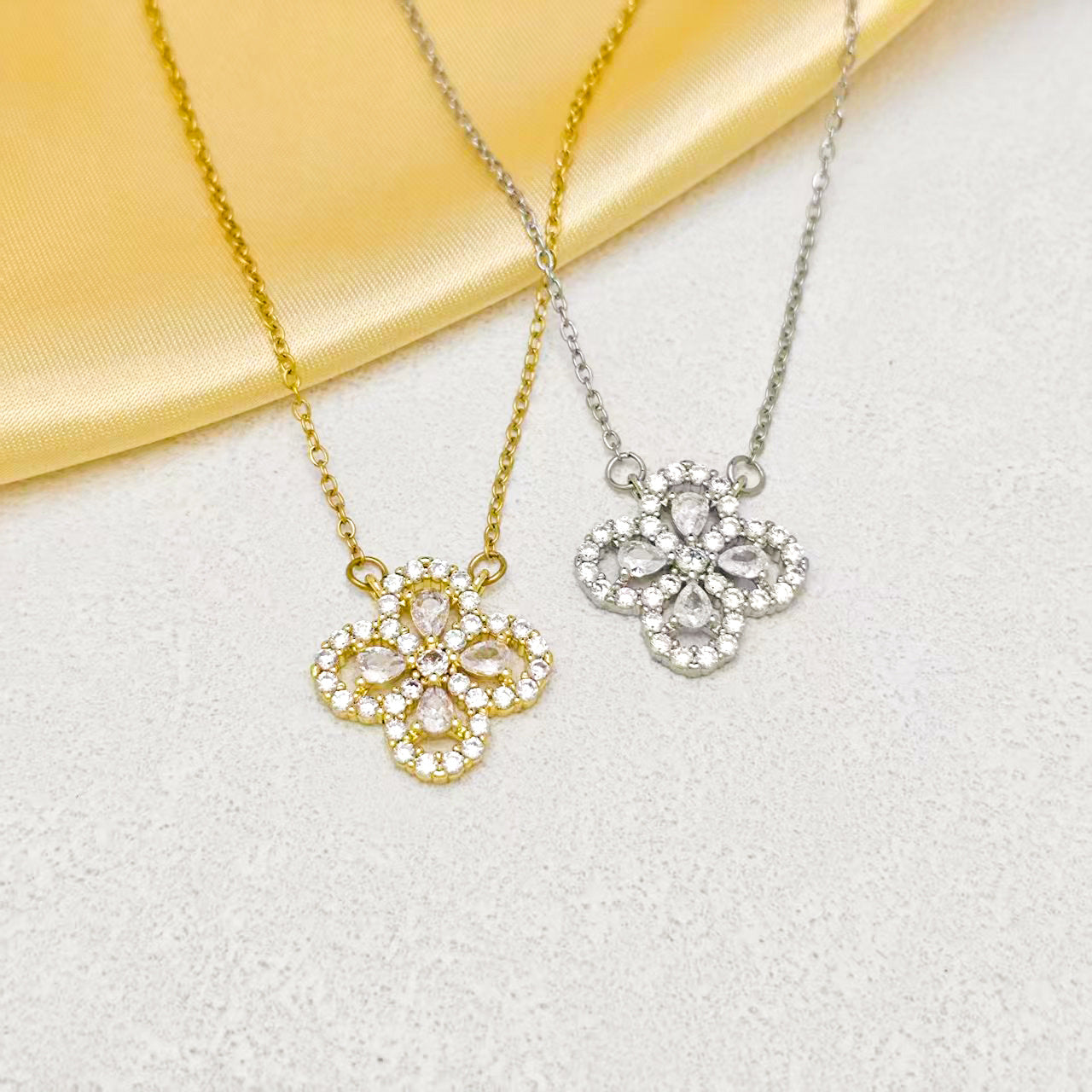 Sparkling Diamond Four-Leaf Clover Pendant Necklace