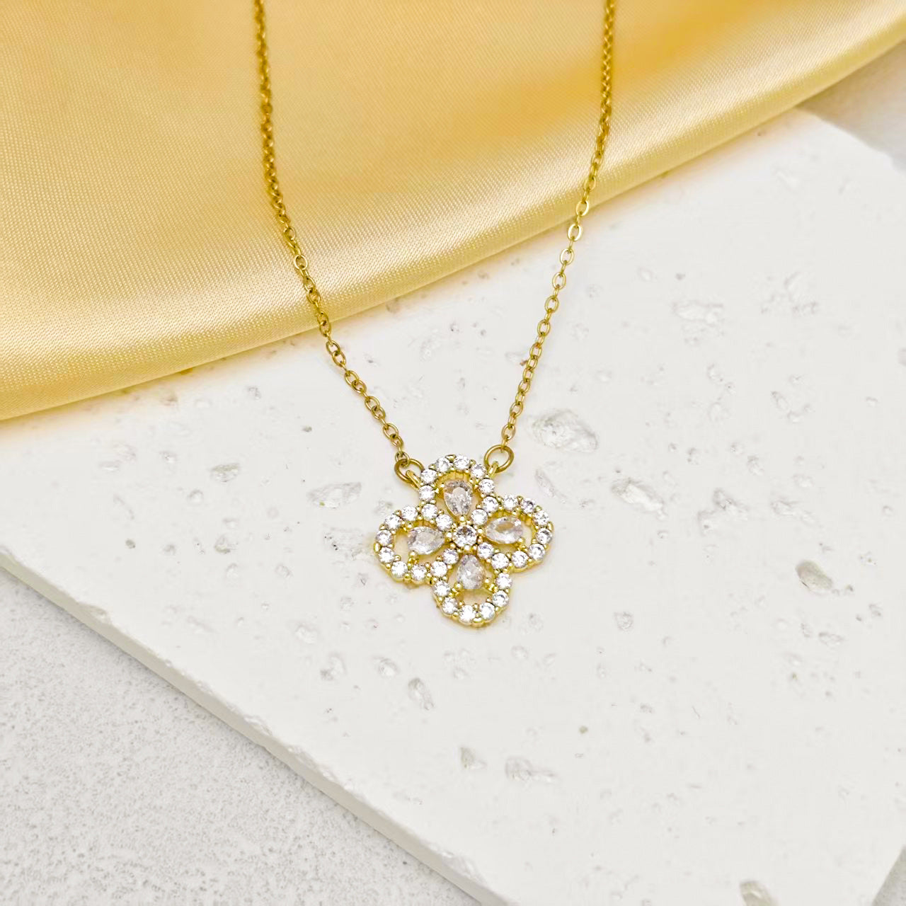 Sparkling Diamond Four-Leaf Clover Pendant Necklace