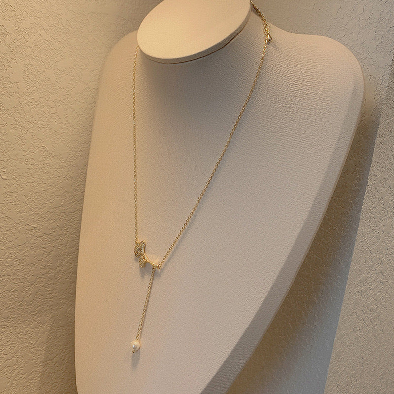 Women's Retro Elegant Leaf Tassel Necklace